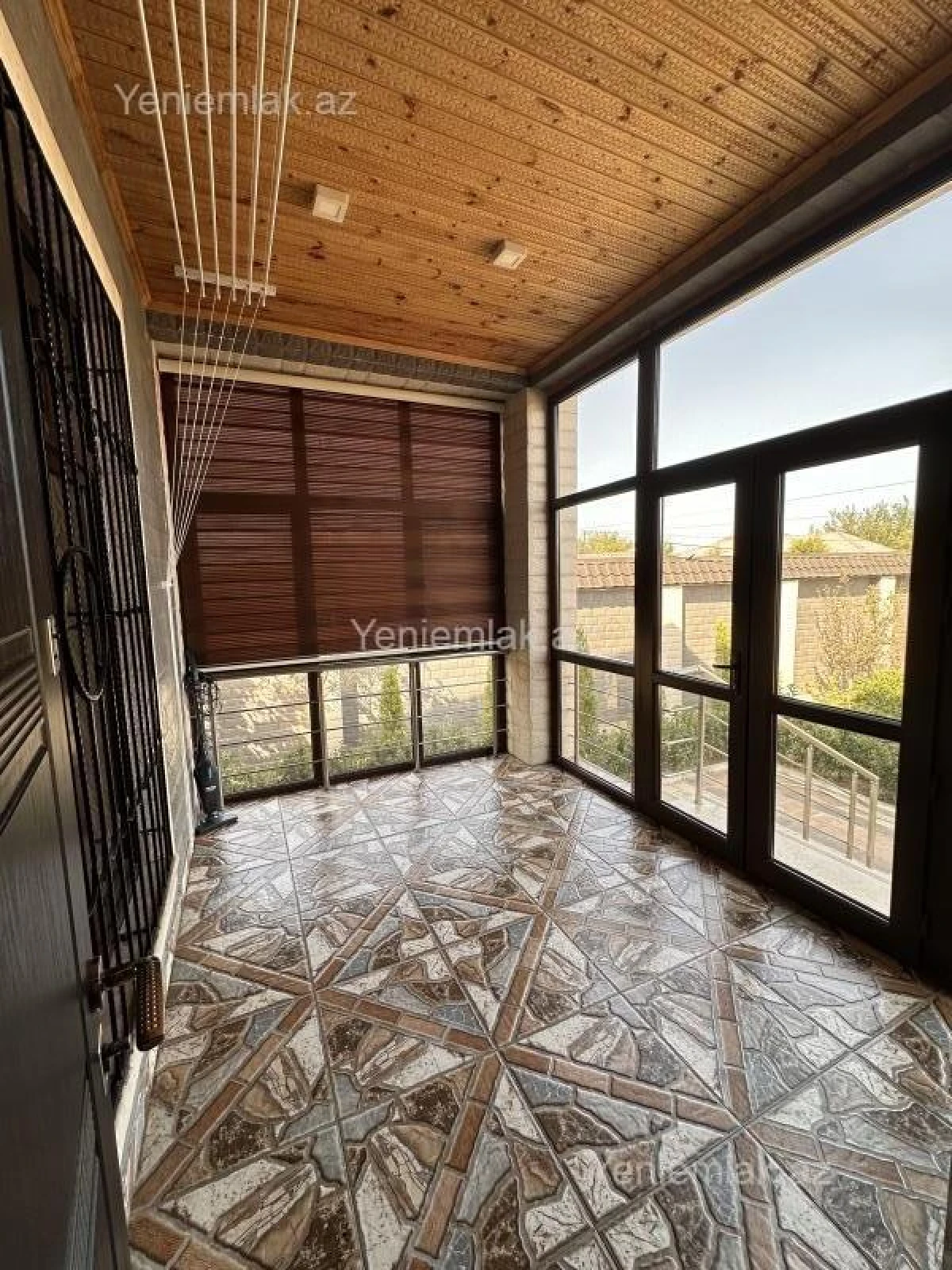 Satılır 6 otaqlı həyət evi 270 m²