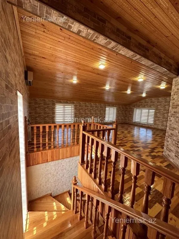 Satılır 6 otaqlı həyət evi 270 m²