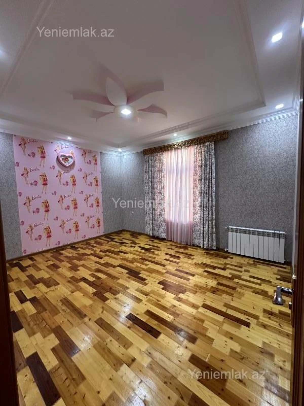 Satılır 6 otaqlı həyət evi 270 m²