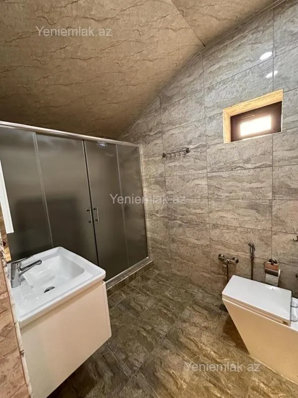 Satılır 6 otaqlı həyət evi 270 m²