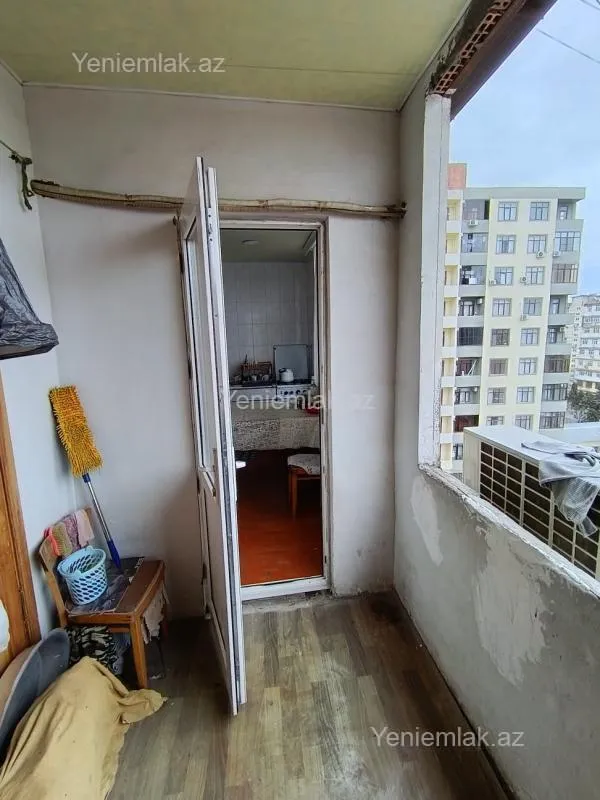 Satılır 4 otaqlı köhnə tikili 100 m²