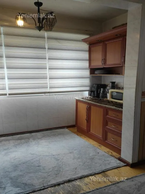 Satılır 3 otaqlı köhnə tikili 76 m²