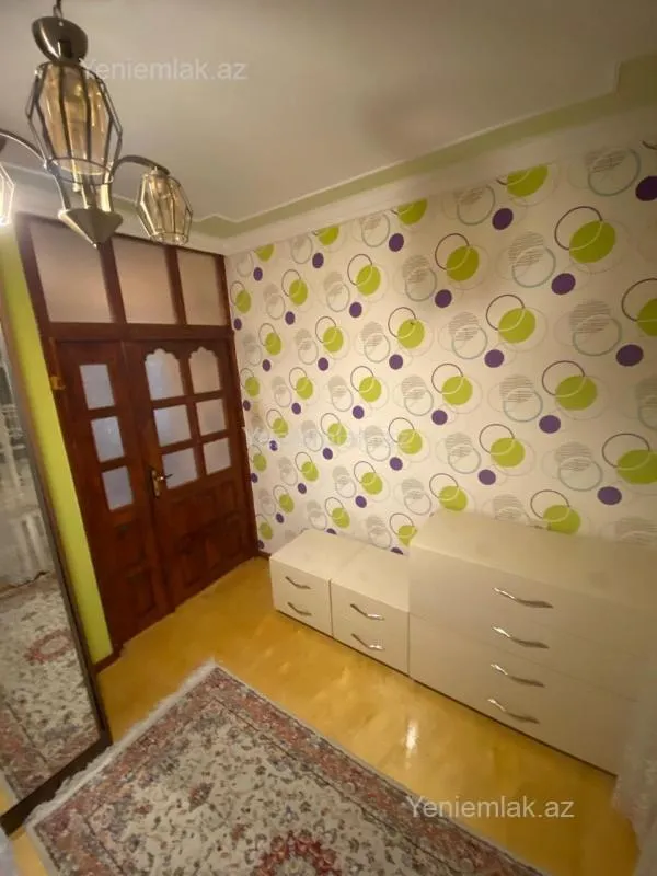 Satılır 3 otaqlı köhnə tikili 76 m²