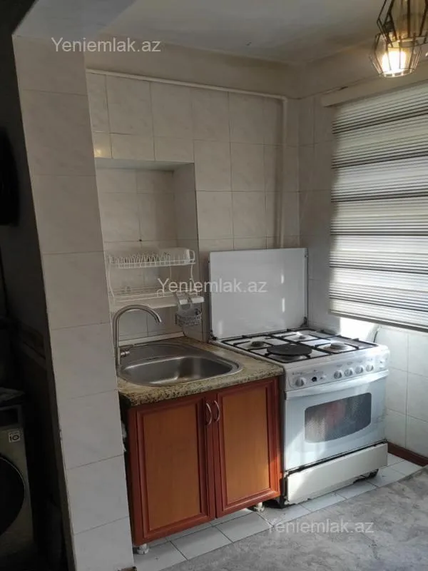 Satılır 3 otaqlı köhnə tikili 76 m²