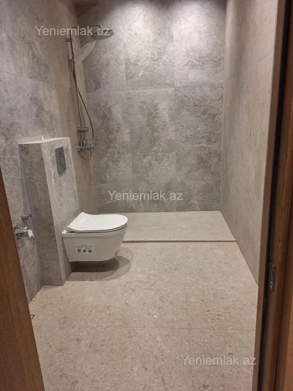 Satılır 4 otaqlı yeni tikili 162 m²