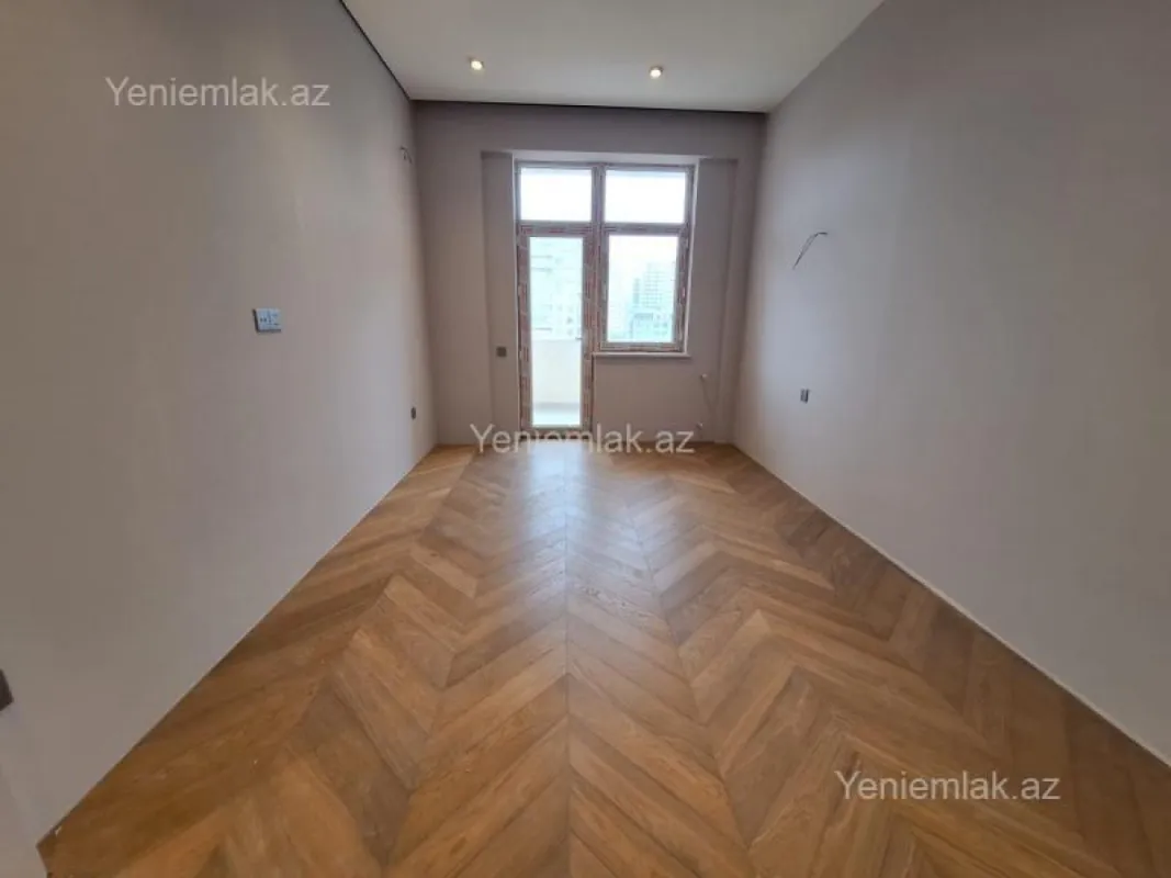 Satılır 4 otaqlı yeni tikili 162 m²