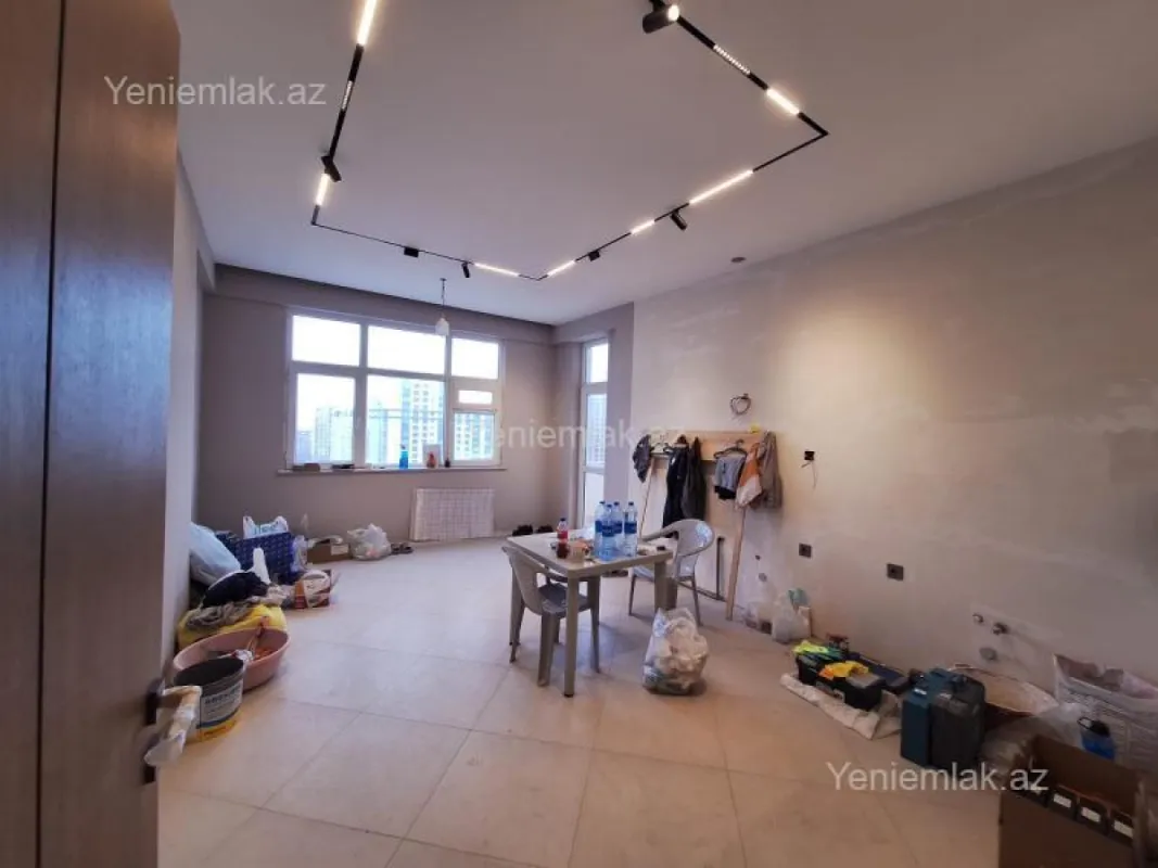 Satılır 4 otaqlı yeni tikili 162 m²