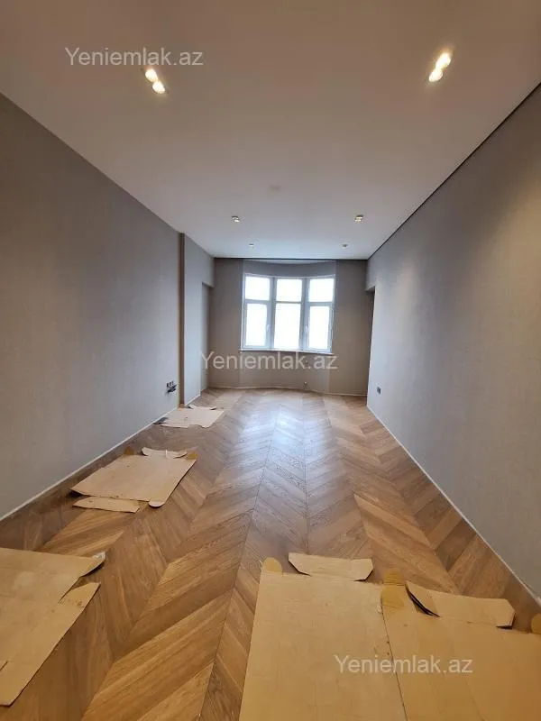 Satılır 4 otaqlı yeni tikili 162 m²