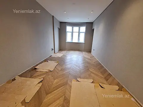 Satılır 4 otaqlı yeni tikili 162 m²