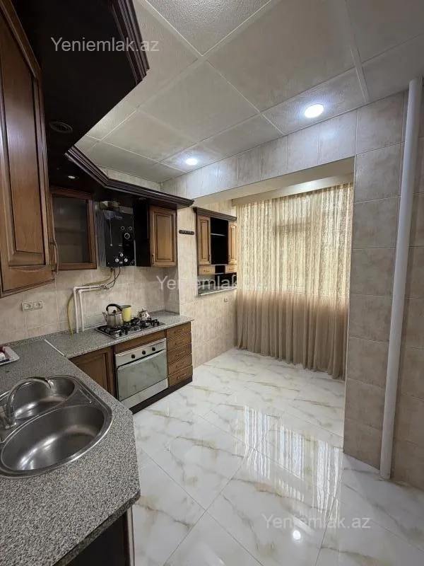 Satılır 2 otaqlı köhnə tikili 60 m²