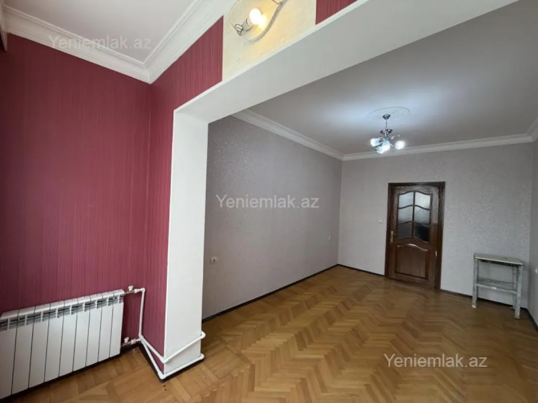 Satılır 2 otaqlı köhnə tikili 60 m²