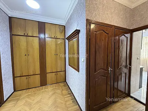 Satılır 2 otaqlı köhnə tikili 60 m²