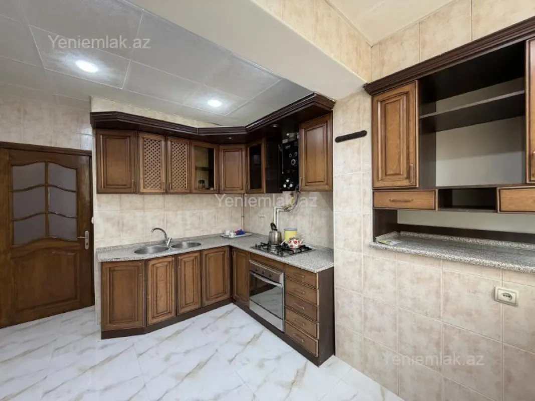 Satılır 2 otaqlı köhnə tikili 60 m²