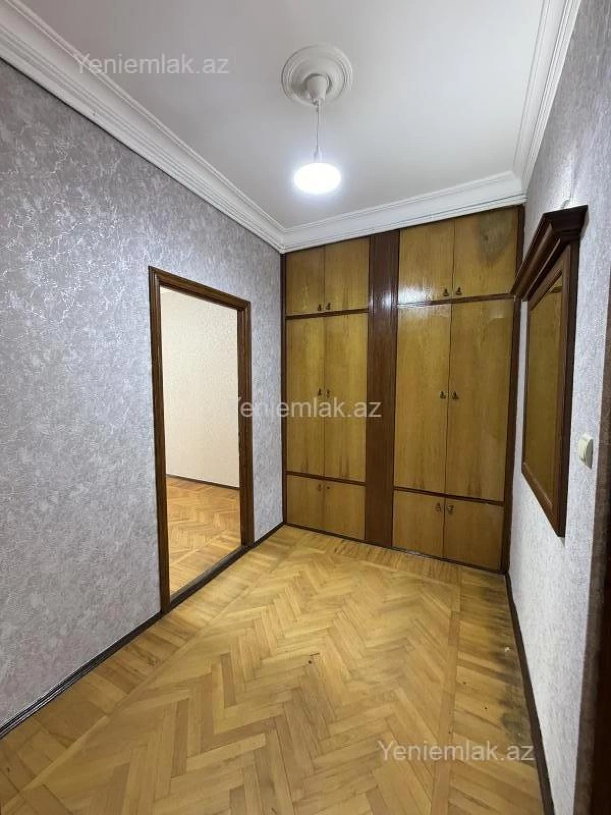 Satılır 2 otaqlı köhnə tikili 60 m²