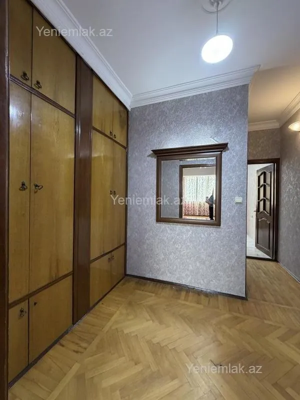 Satılır 2 otaqlı köhnə tikili 60 m²