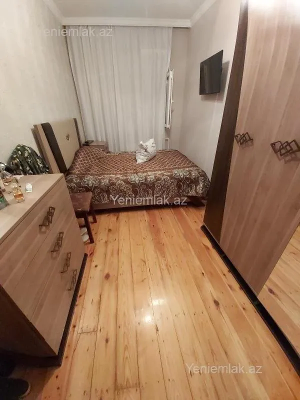 Satılır 2 otaqlı köhnə tikili 50 m²