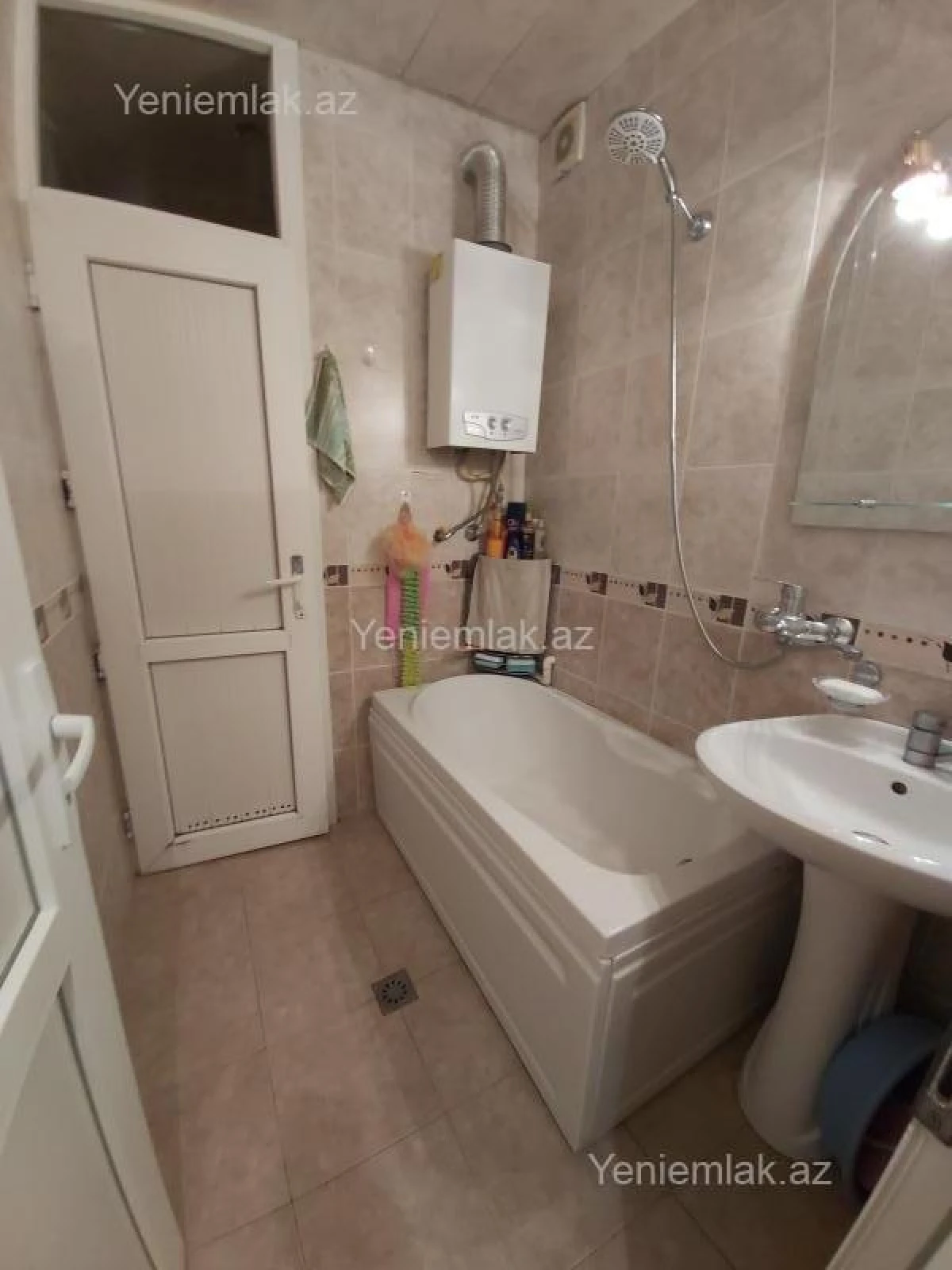 Satılır 2 otaqlı köhnə tikili 50 m²