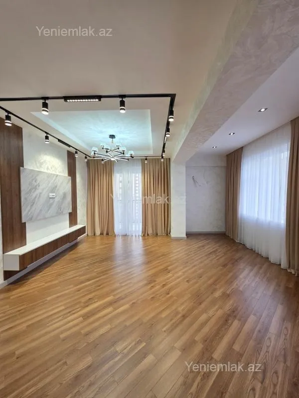 Satılır 3 otaqlı yeni tikili 127 m²