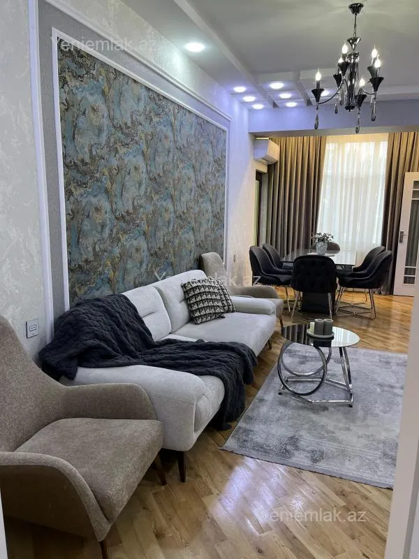 Satılır 3 otaqlı yeni tikili 95 m²