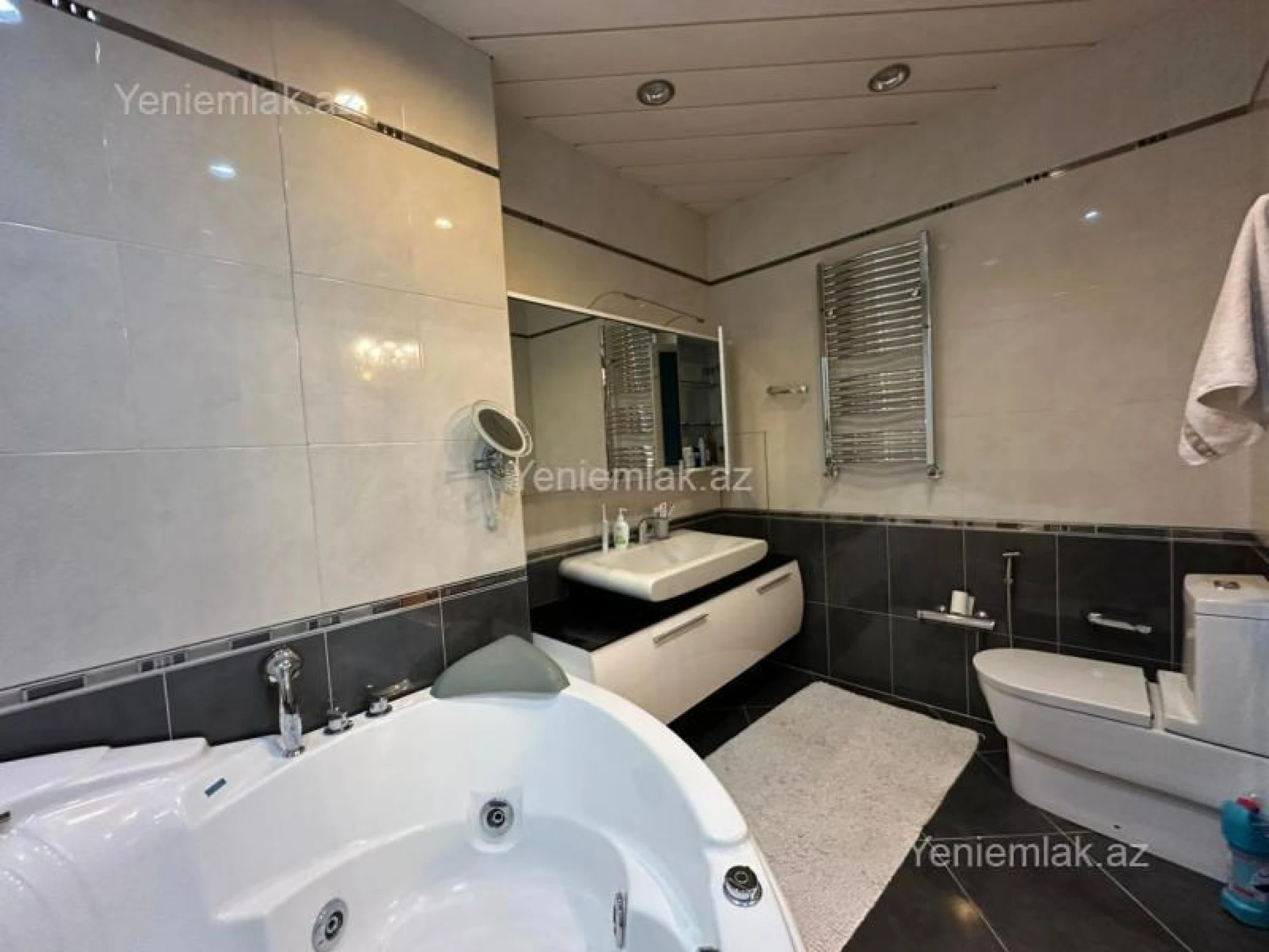 Satılır 4 otaqlı yeni tikili 210 m²