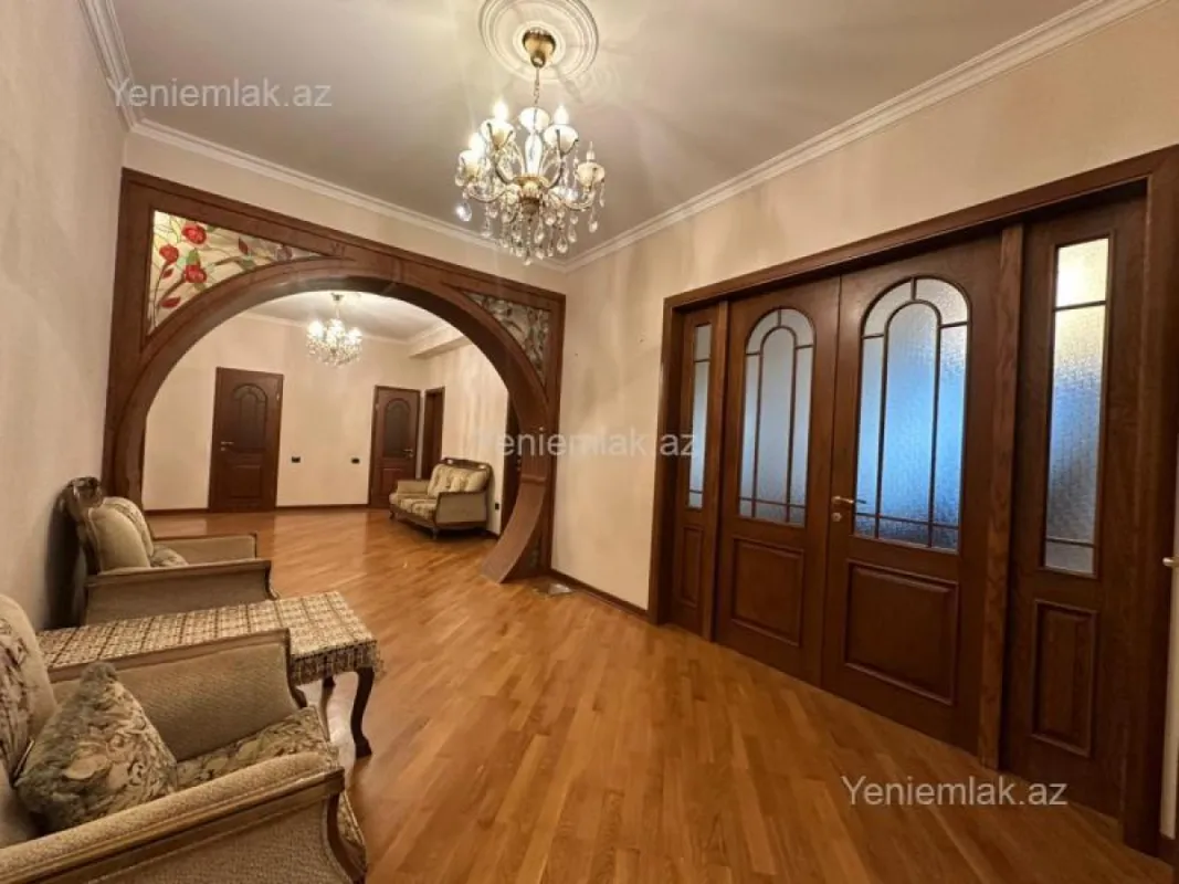 Satılır 4 otaqlı yeni tikili 210 m²