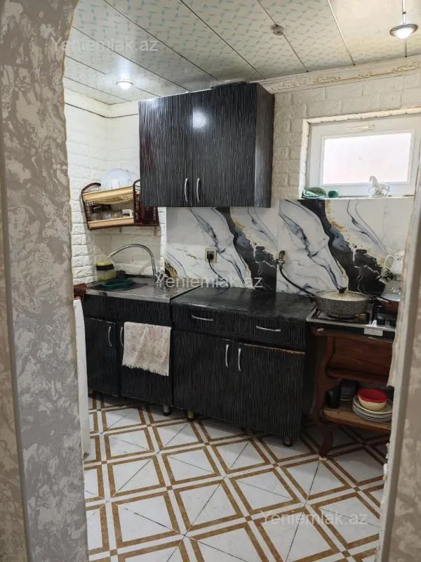 Satılır 5 otaqlı həyət evi 140 m²