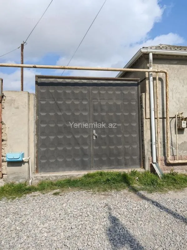 Satılır 5 otaqlı həyət evi 140 m²