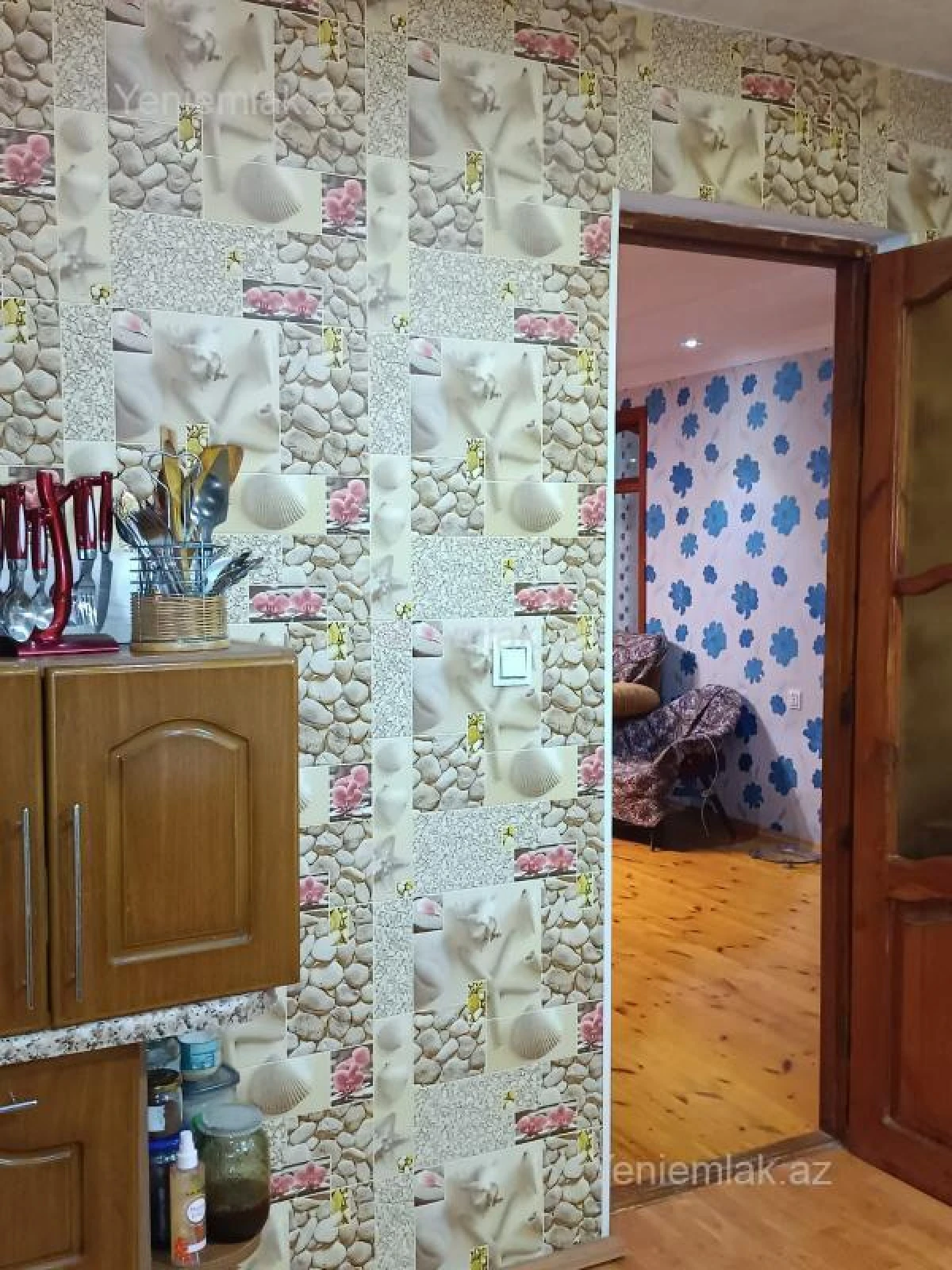Satılır 8 otaqlı həyət evi 395 m²