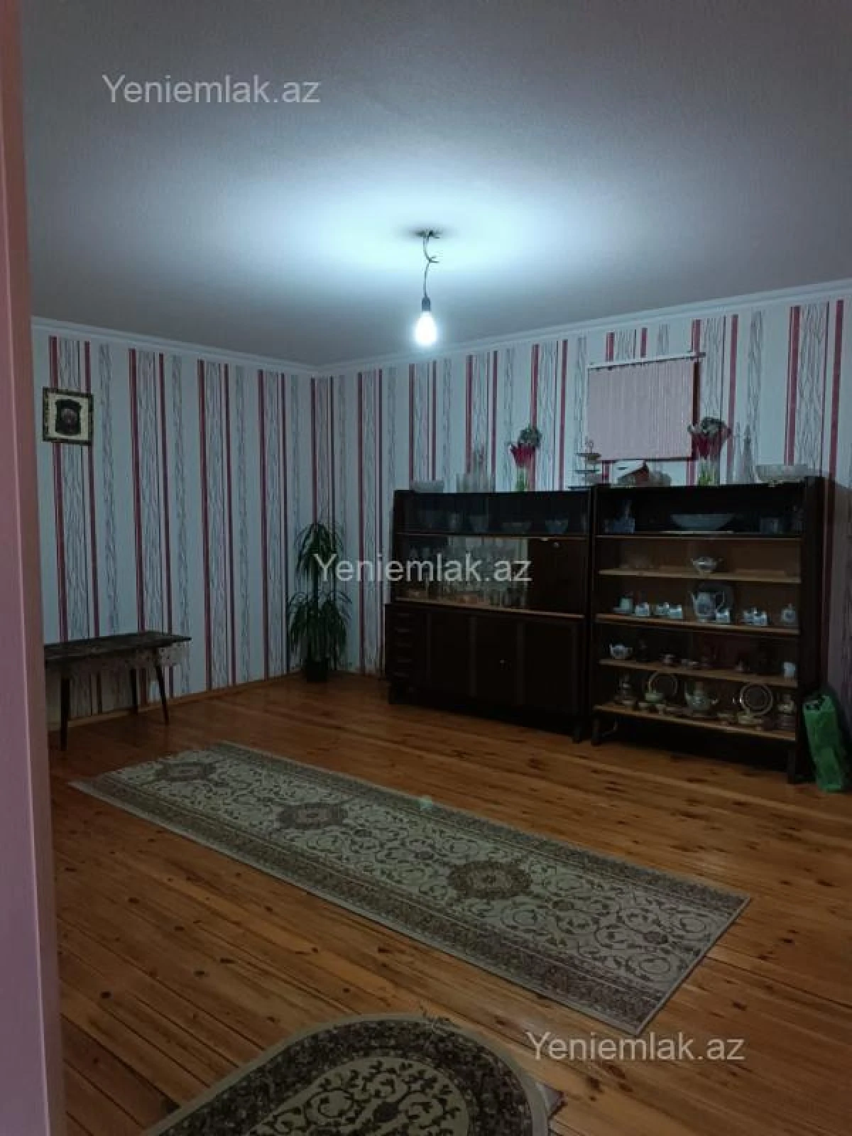 Satılır 8 otaqlı həyət evi 395 m²