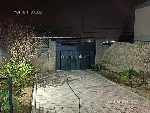 Satılır 8 otaqlı həyət evi 395 m²