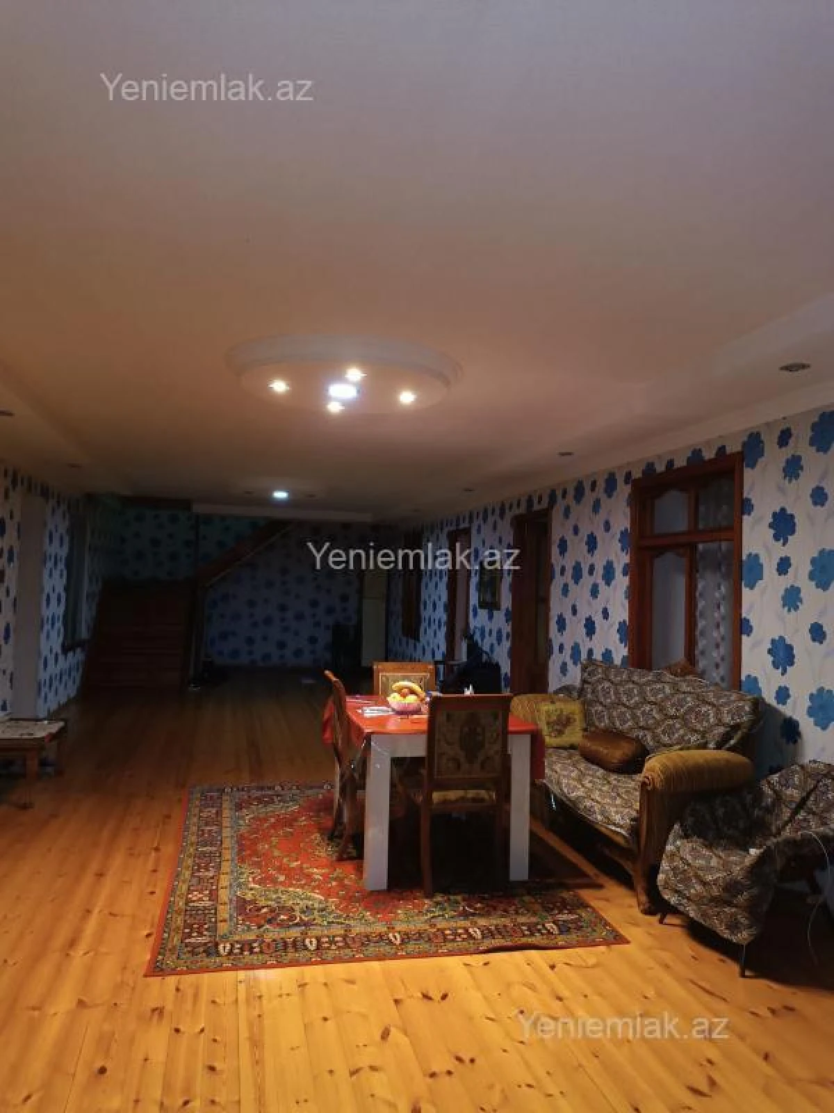 Satılır 8 otaqlı həyət evi 395 m²