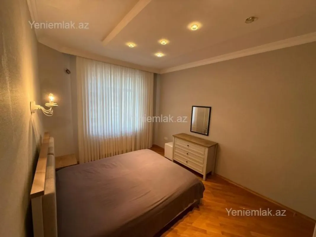 Satılır 3 otaqlı yeni tikili 90 m²