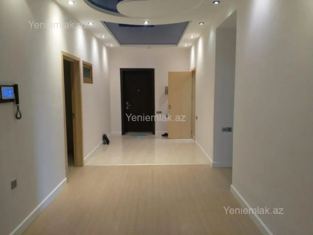 Satılır 3 otaqlı yeni tikili 210 m²