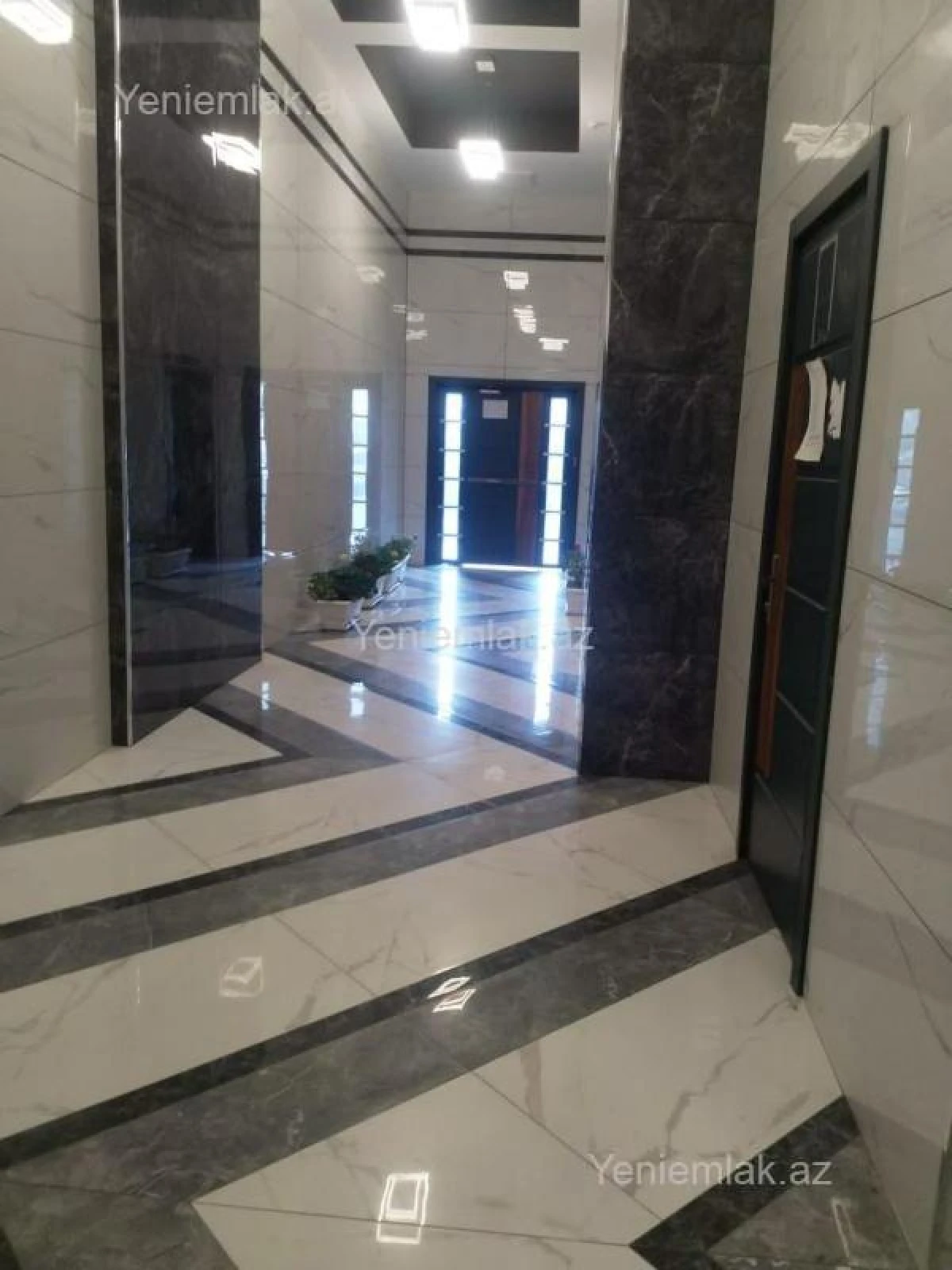 Satılır 3 otaqlı yeni tikili 210 m²