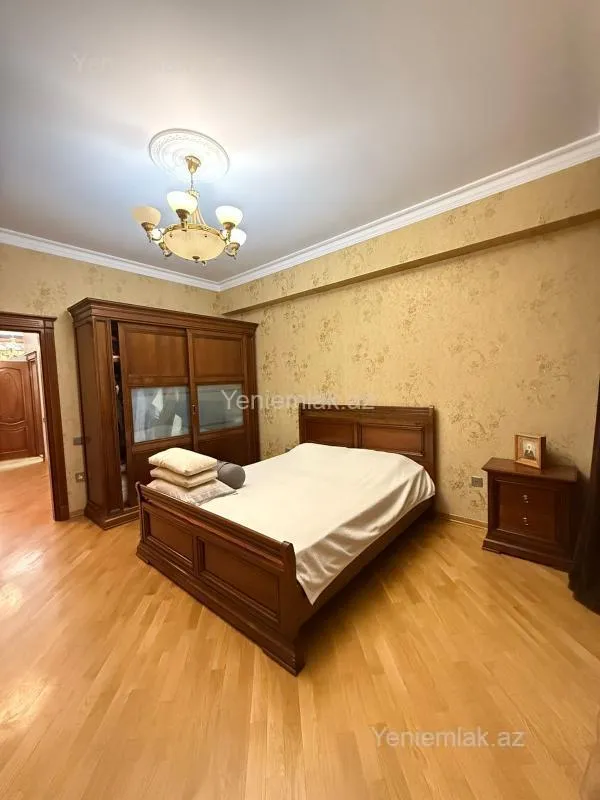 Satılır 2 otaqlı yeni tikili 110 m²