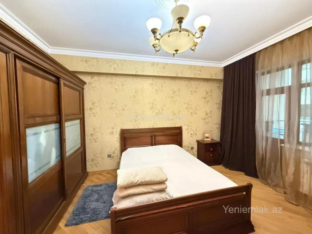 Satılır 2 otaqlı yeni tikili 110 m²