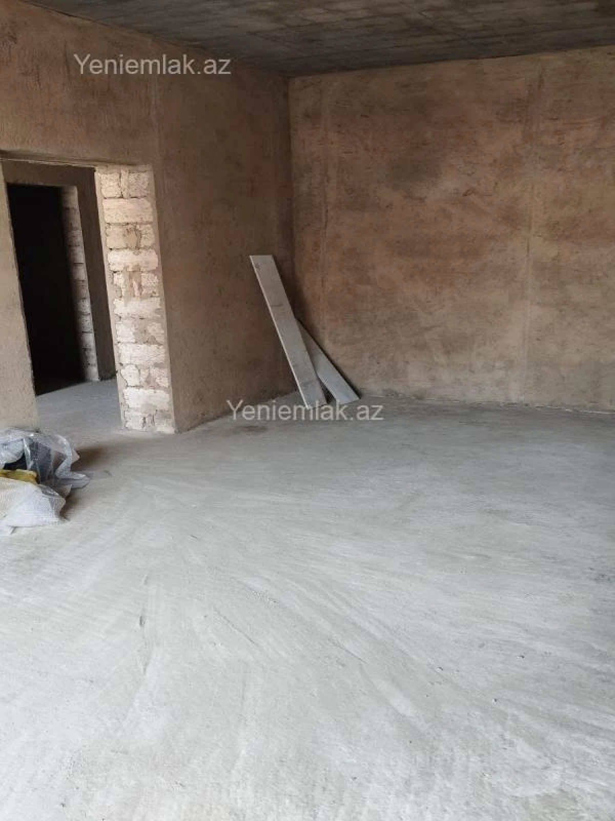 Satılır 5 otaqlı həyət evi 220 m²