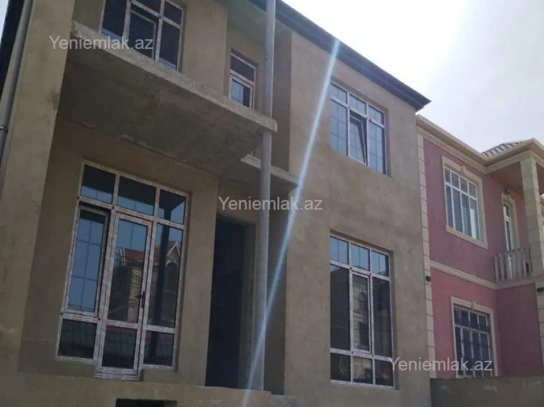 Satılır 5 otaqlı həyət evi 220 m²