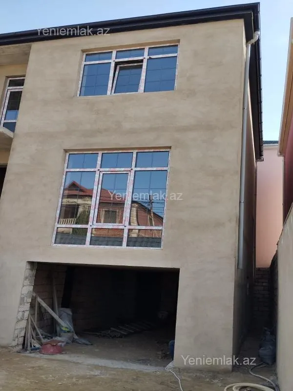 Satılır 5 otaqlı həyət evi 220 m²