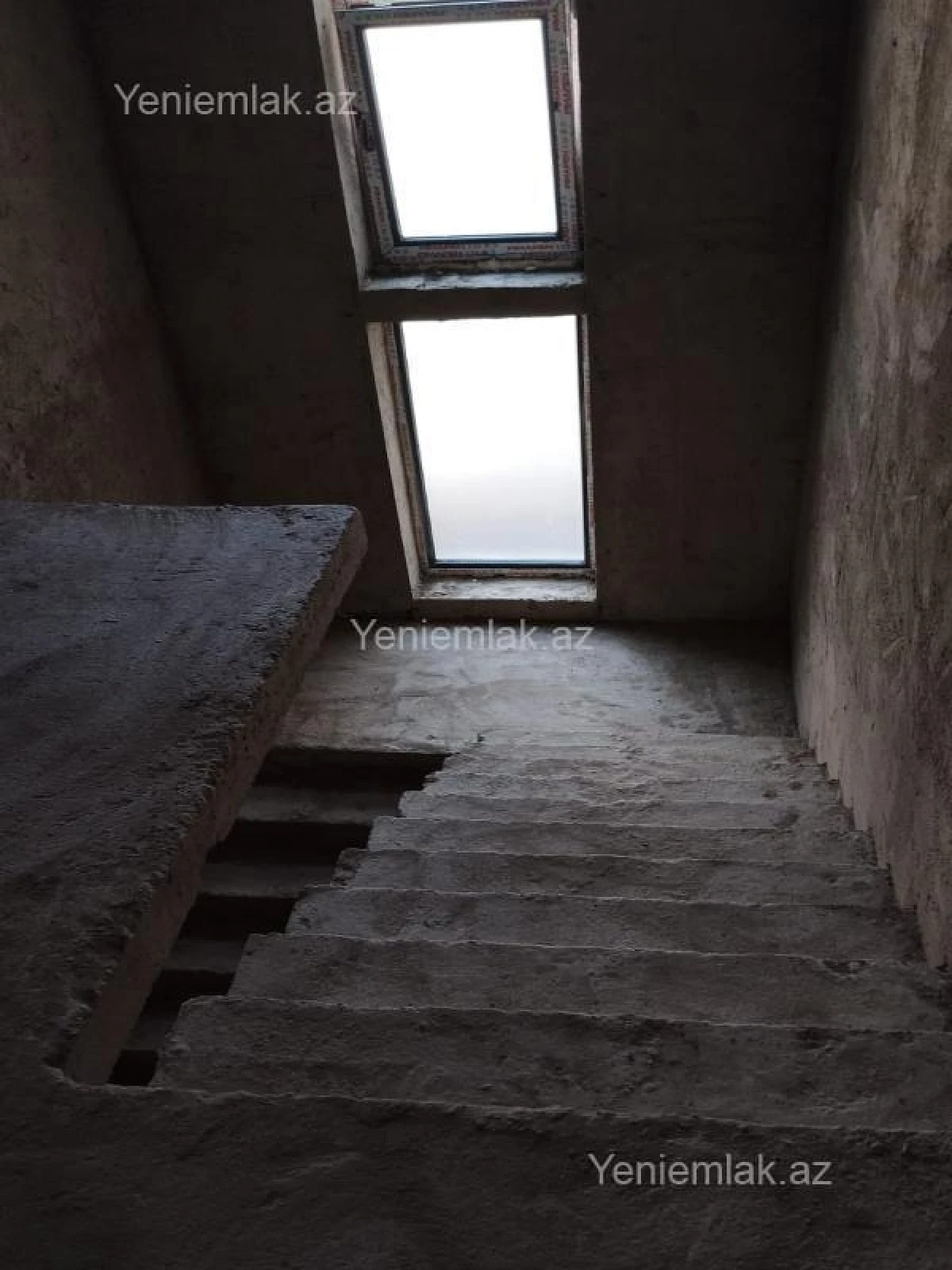 Satılır 5 otaqlı həyət evi 220 m²