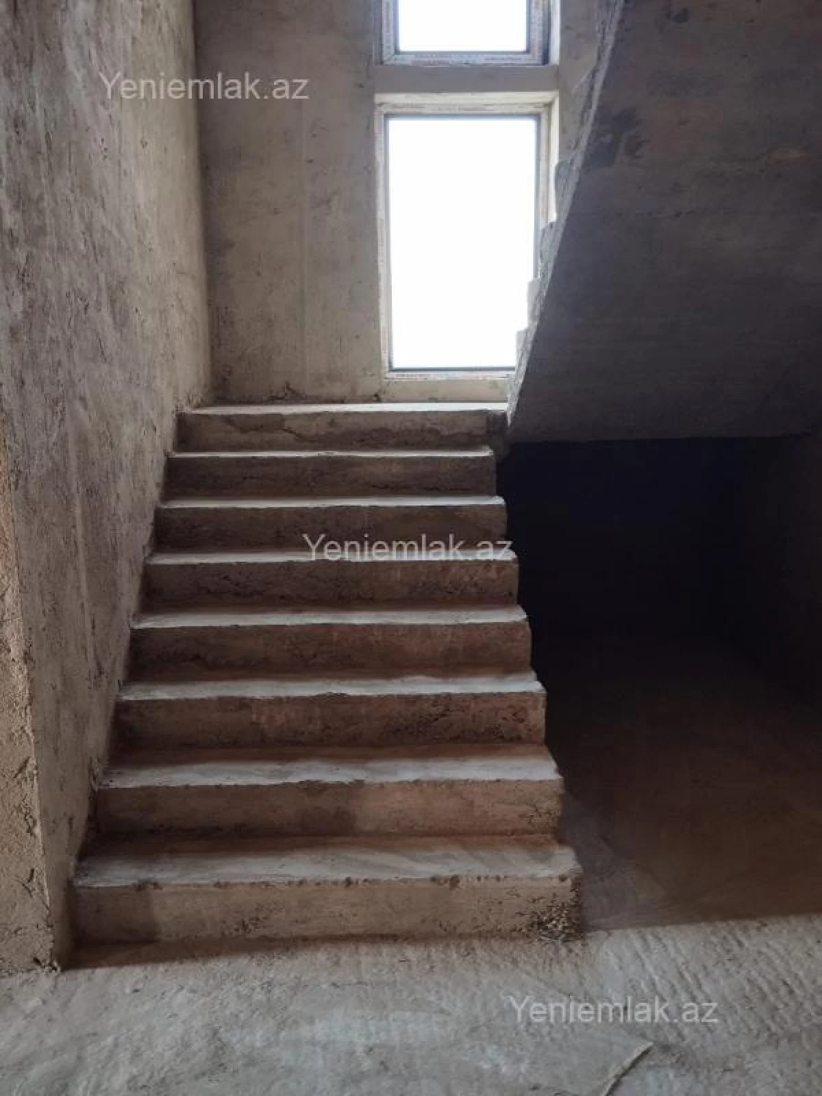 Satılır 5 otaqlı həyət evi 220 m²