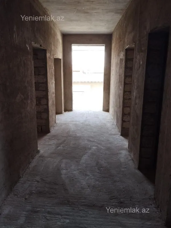 Satılır 5 otaqlı həyət evi 220 m²