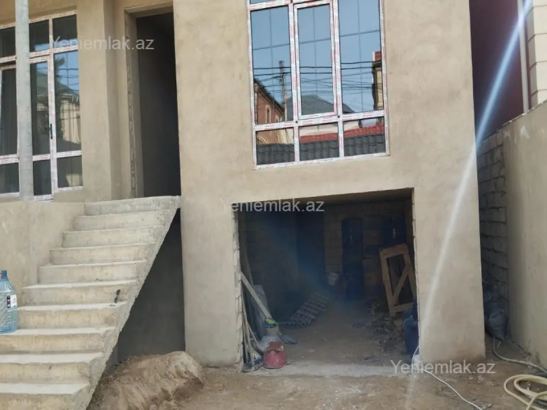 Satılır 5 otaqlı həyət evi 220 m²