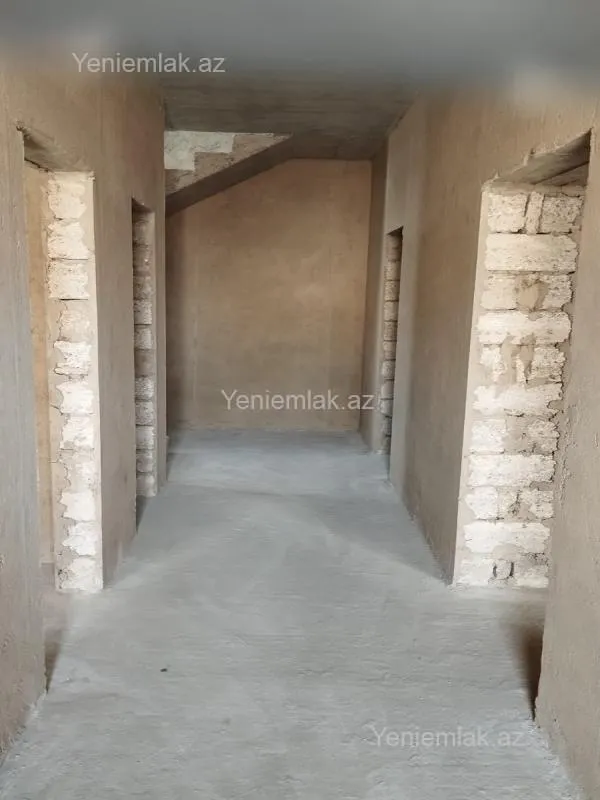 Satılır 5 otaqlı həyət evi 220 m²