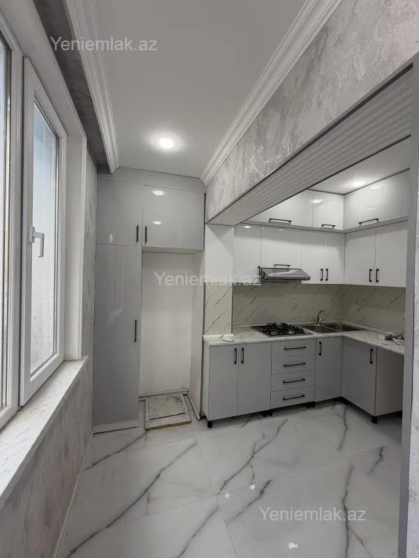 Satılır 4 otaqlı köhnə tikili 112 m²