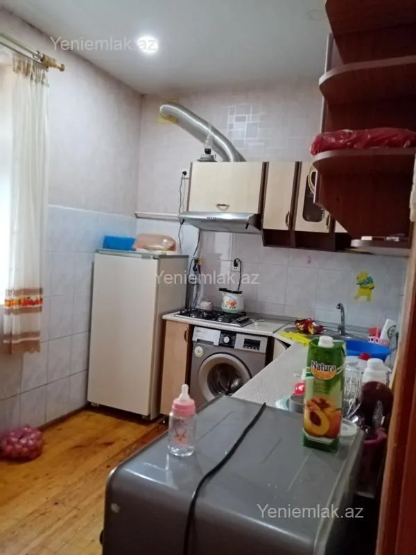 Satılır 1 otaqlı köhnə tikili 40 m²