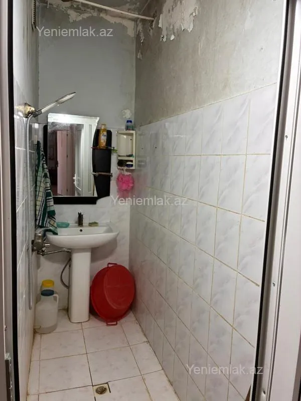 Satılır 2 otaqlı köhnə tikili 54 m²