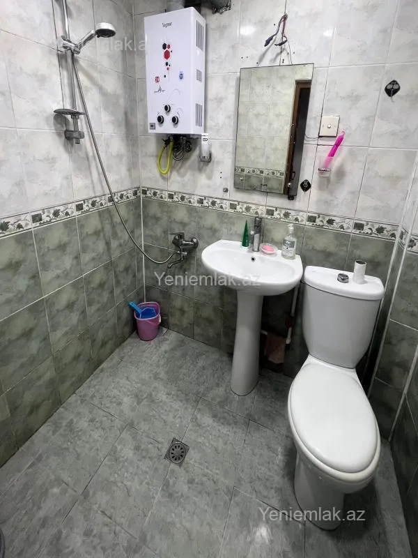 Satılır 3 otaqlı köhnə tikili 80 m²