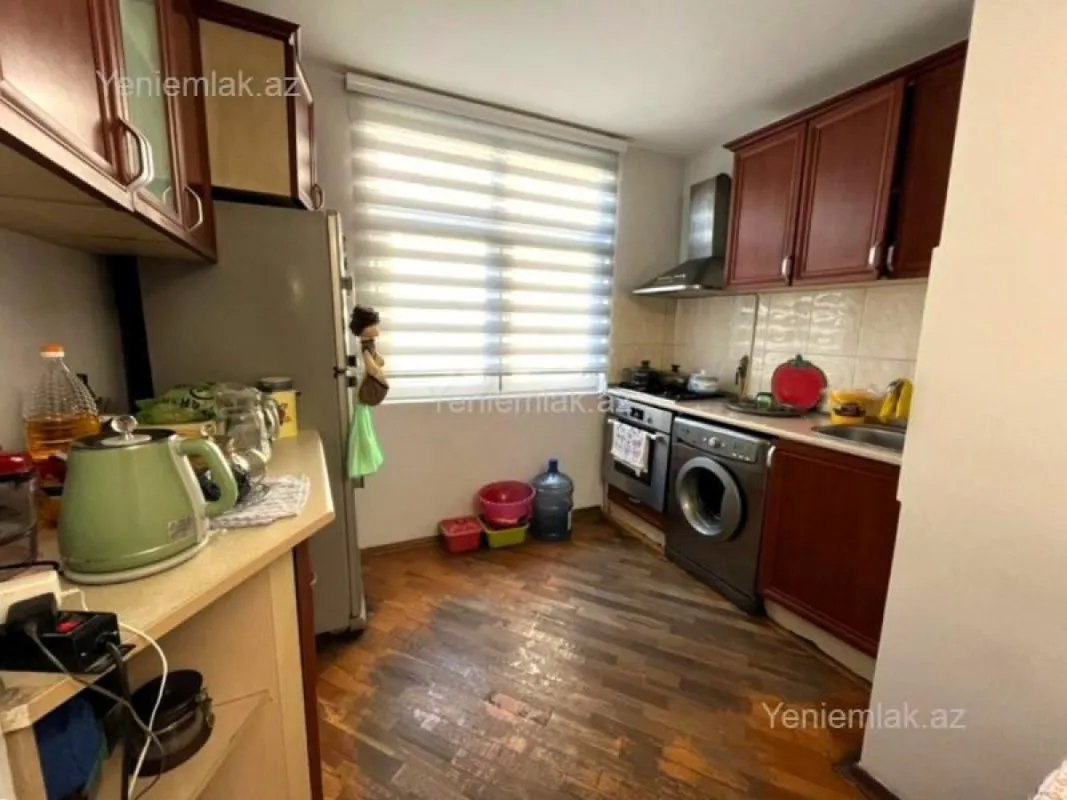 Satılır 3 otaqlı köhnə tikili 80 m²