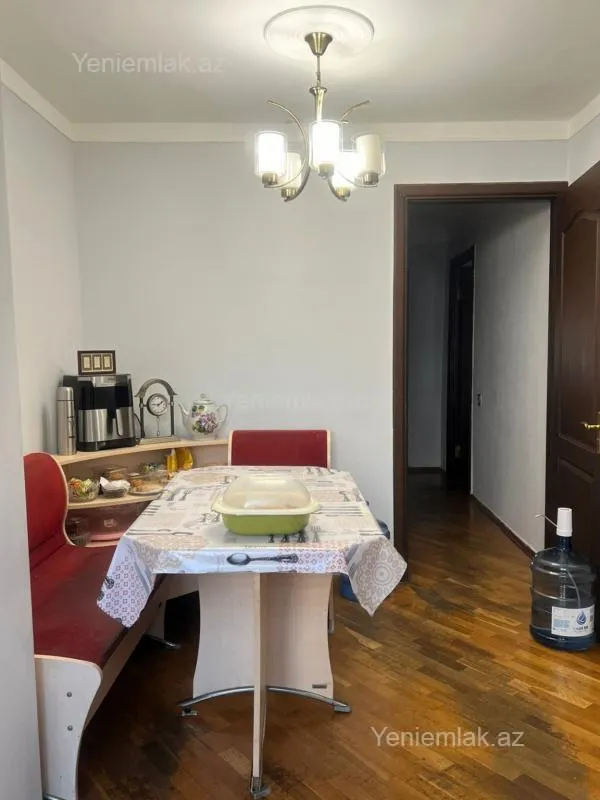 Satılır 3 otaqlı köhnə tikili 80 m²